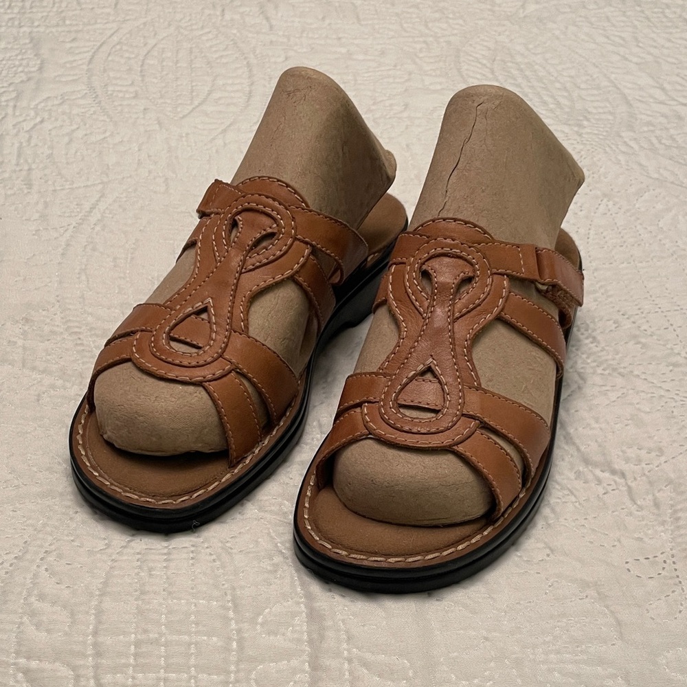 CLARKS 7M Tan Leather Slip On Sandals Comfortable with Adjustable Strap